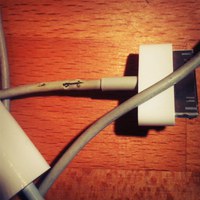 Das kennt jeder iPhone-Besitzer: Die Netzteile halten nicht viel aus: Kabelbruch droht!